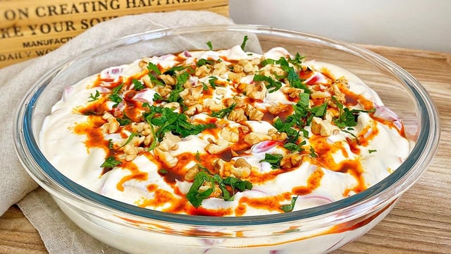 Akşam Yemeklerinin Yanına: Kırmızı Kapya Biber Salatası