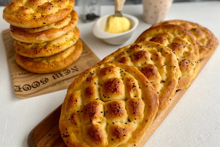 6 Su Bardağı Unla 8 Adet Ramazan Pidesi Tarifi