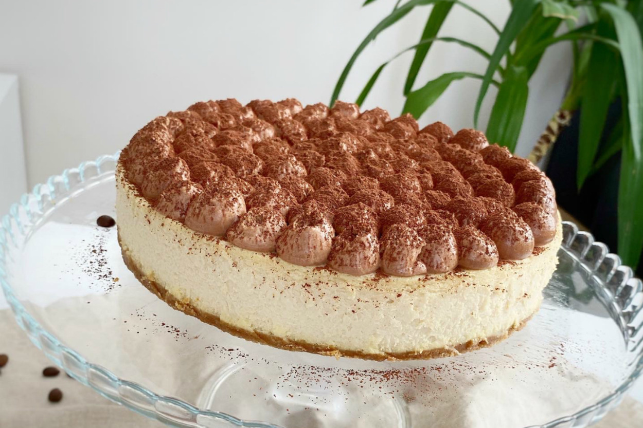 İki Favori Bir Arada: Tiramisu Cheesecake
