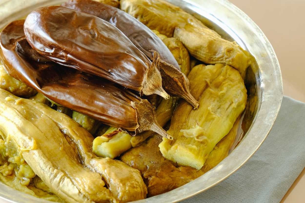 Birkaç Kolay Adımla: Fırında Patlıcan Nasıl Közlenir?
