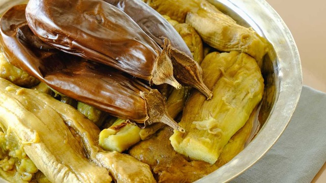 Birkaç Kolay Adımla: Fırında Patlıcan Nasıl Közlenir?