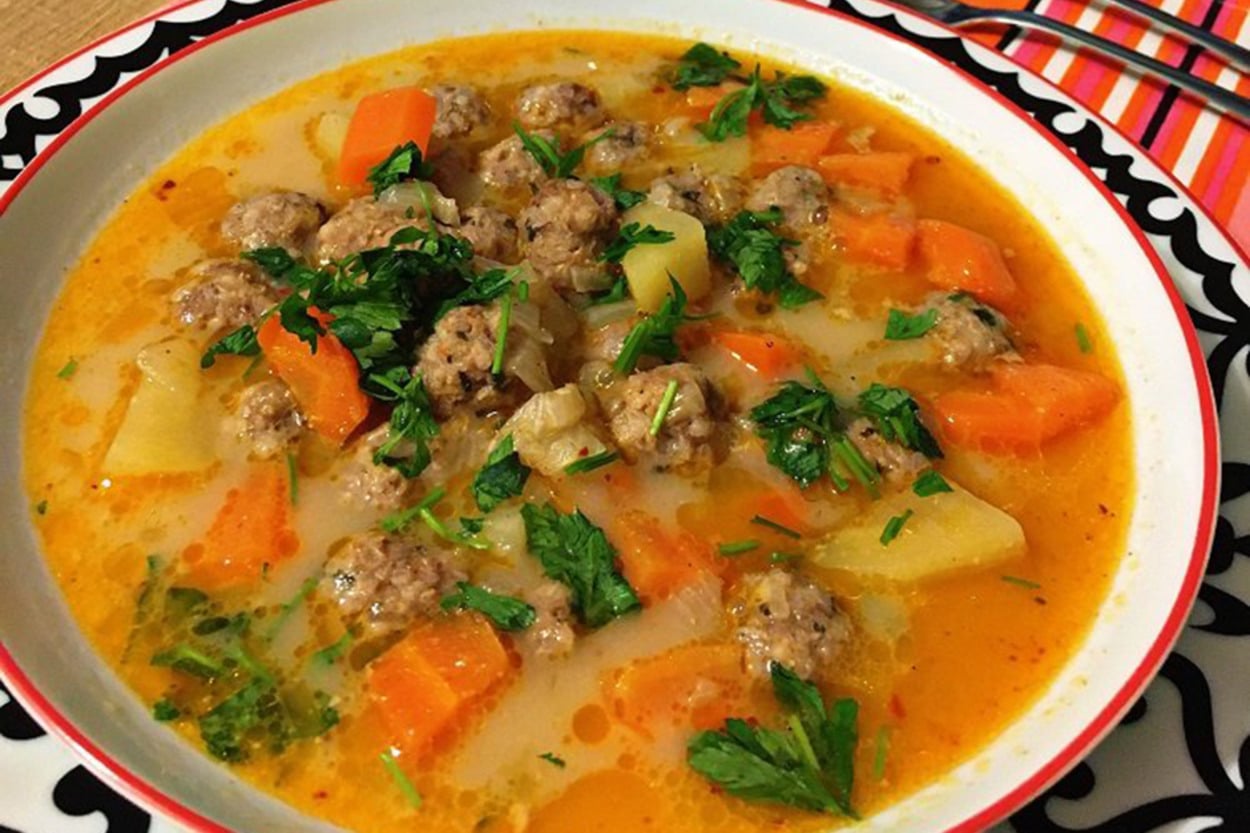 Mis Gibi Aromasıyla: Ekşili Sulu Köfte