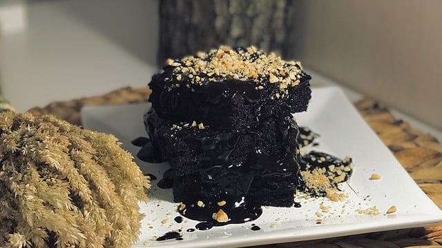 Yoğun Çikolata Tadı: Brownie Kek