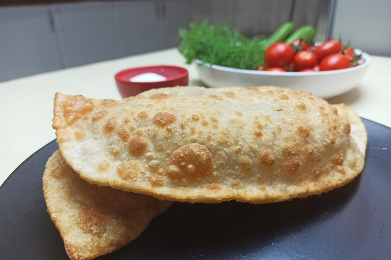 Puf Puf Kabarmış: Çiğ Börek (Çibörek)