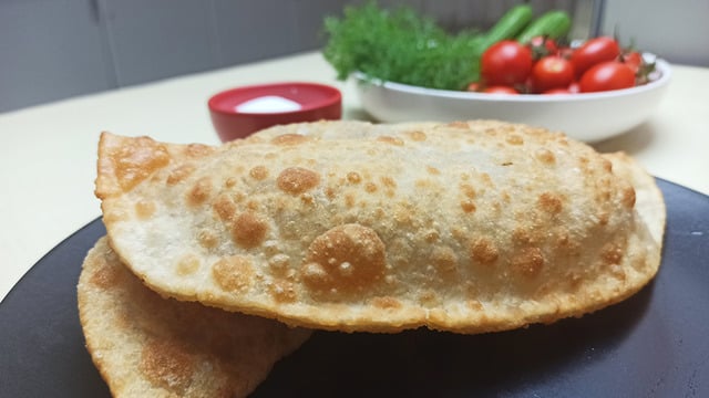 Puf Puf Kabarmış: Çiğ Börek (Çibörek)