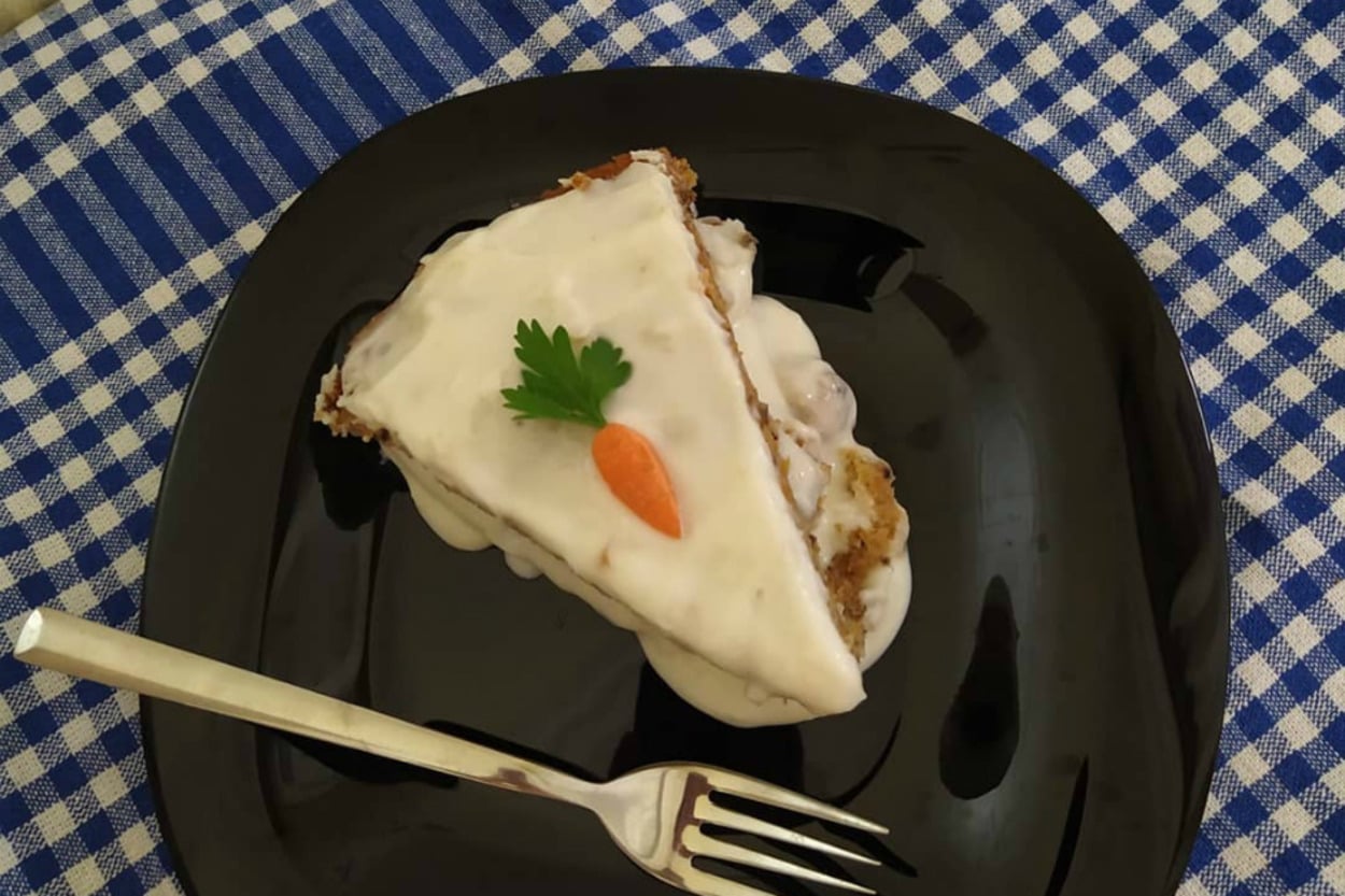 Mutfak Mis Kokar: Kremalı Havuçlu Kek