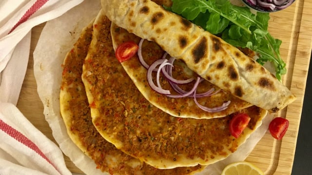 Hem de Tavada: Lahmacun