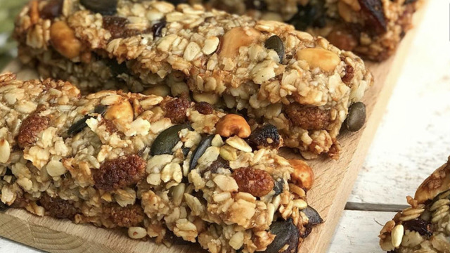 Çantaya Atmalık: Rafine Şekersiz Granola