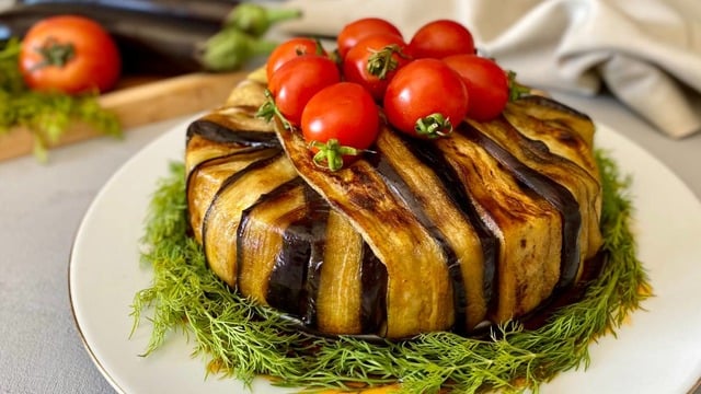 Şık Sunumlu: 200 Gram Kıymayla Patlıcan Kapama