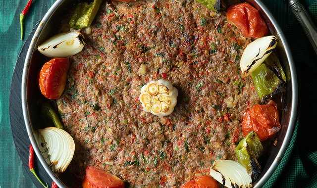Hatay Menüsünden: Hatay Usulü Tepsi Kebabı