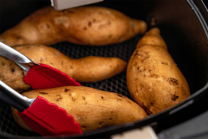 Tüm Püf Noktaları ve Tarif Önerileriyle: Airfryer'da Sebze Nasıl Közlenir?