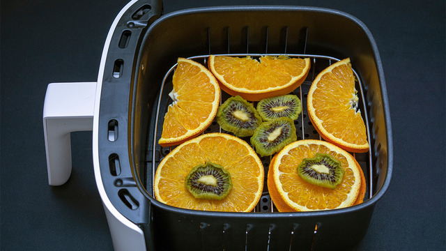 Elektrik Tasarrufu Sağlar: Airfryer'da Meyve Nasıl Kurutulur?
