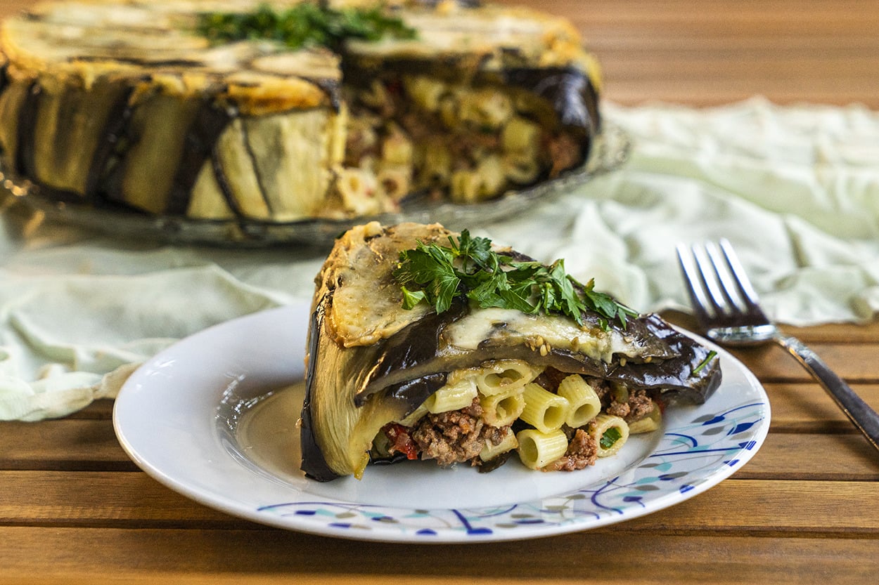 Davet Sofralarına Yakışır: Patlıcan Pastası