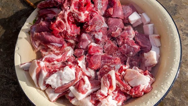 Zararlı mı Sağlıklı mı Bilmeli: Kurban Eti Yıkanır mı?