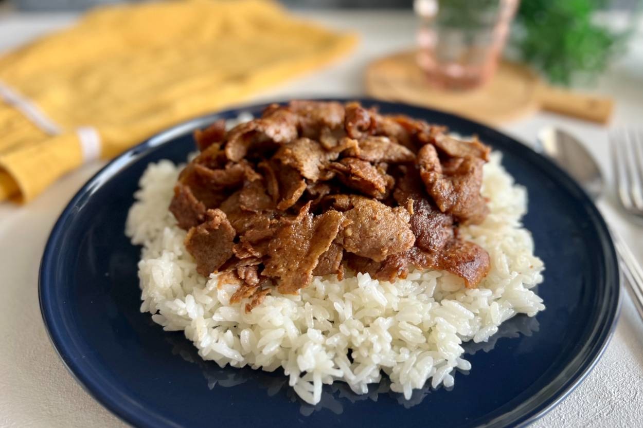 İkisi Bir Arada: Pilav Üstü Et Döner