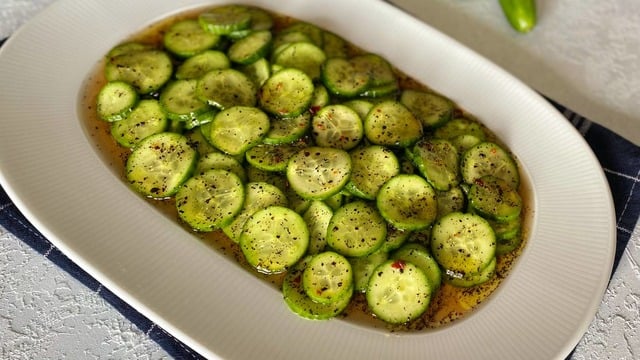 Kütür Kütür: Lokanta Usulü Salatalık Salatası