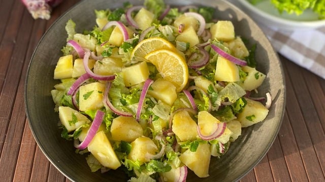 Günlerin Vazgeçilmezi: Marullu Patates Salatası