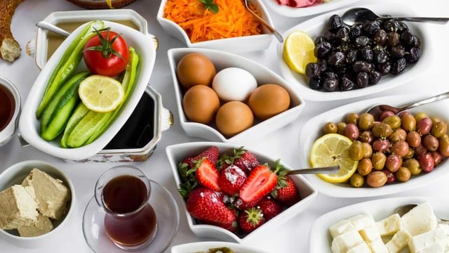 Tokluk Hissinin Uzun Sürmesini Sağlayan Bir Beslenme Programı O: Leptin Diyeti