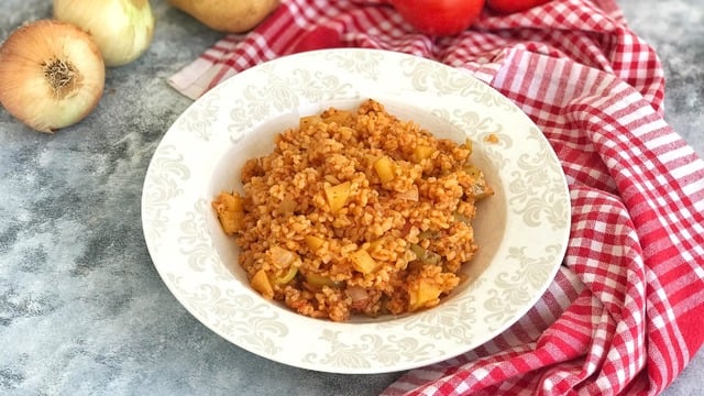 Şimdi Daha Doyurucu: Patatesli Bulgur Pilavı