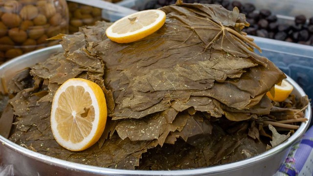 5 Kolay Yöntemle: Asma Yaprağı Nasıl Saklanır?