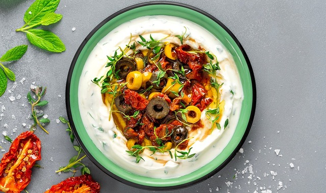 Mis Gibi Kokar: Kuru Domatesli Zeytinli Meze