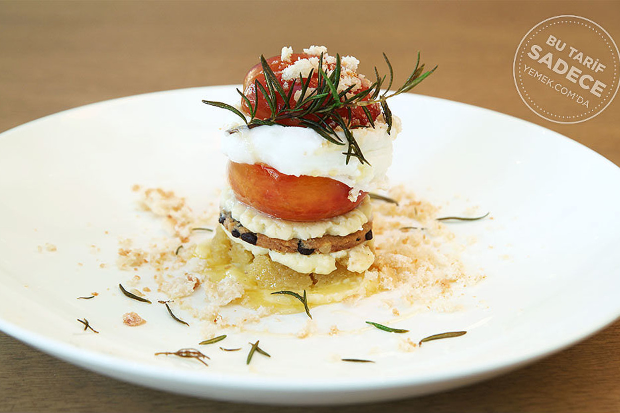 Grand Hyatt 34 Restaurant'tan: Pişmiş Şeftali ve Bademli Tart Üzerinde Kavun Sorbe