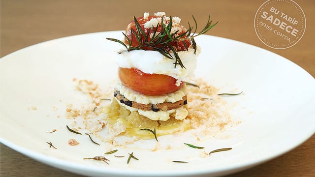 Grand Hyatt 34 Restaurant'tan: Pişmiş Şeftali ve Bademli Tart Üzerinde Kavun Sorbe