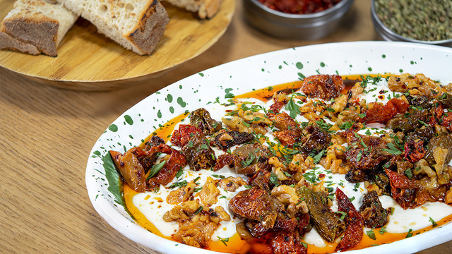 Aromatik Baharatlarla: Kuru Biberli Cevizli Çılbır