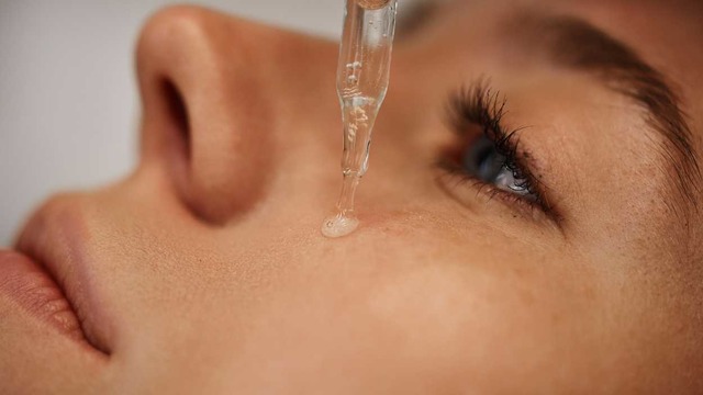 Neden Olur, Nasıl Geçer Bilmek İsteyenlere: Yüz Kırışıklığına Ne İyi Gelir?
