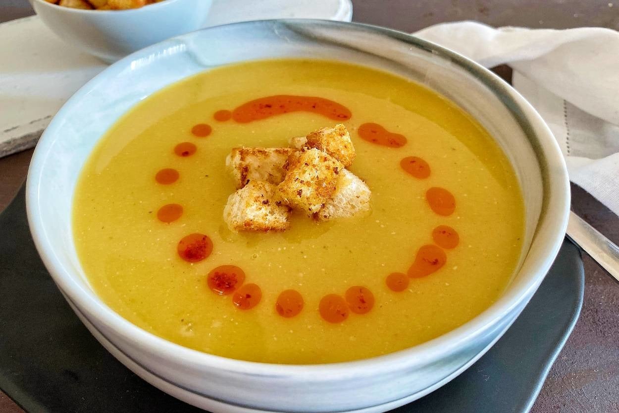 Lokanta Usulünde: 4 Kişilik Mercimek Çorbası