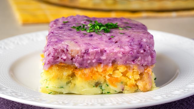 Gün Sofralarına: 3 Renkli Patates Salatası