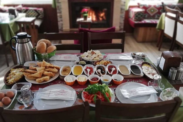 Birçe Kahvaltı Bahçe