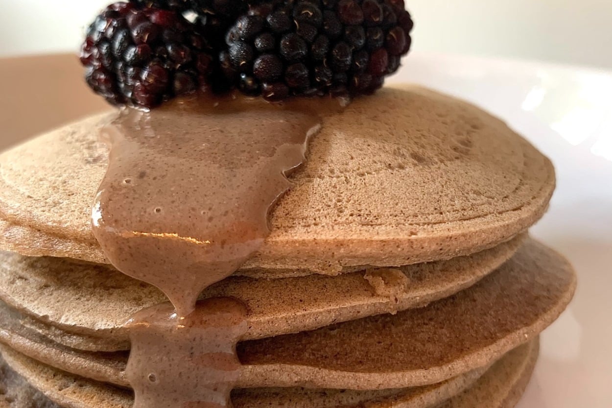 Güne Sağlıklı Başlangıç: Glutensiz Badem Sütlü Pancake