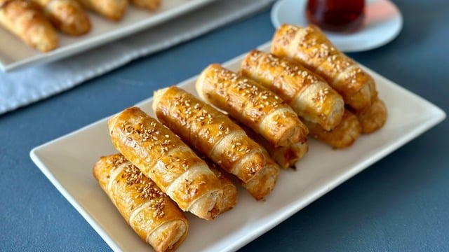 En Pratiği O: Hazır Yufkadan Patatesli Börek