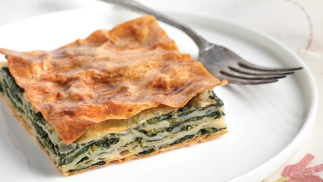 Ege Lezzetleri: Ege Usulü Otlu Börek