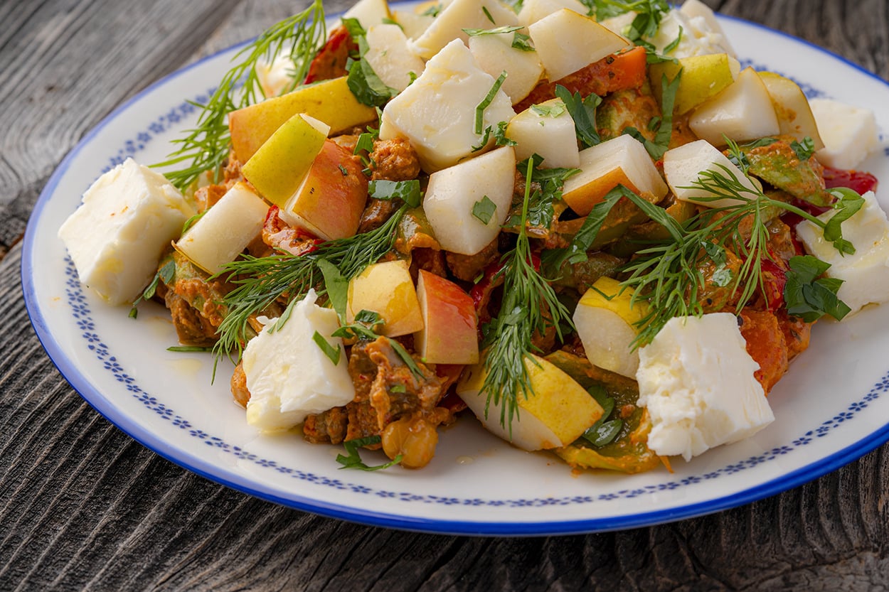 Alışılagelmişin Dışında: Fırın Sebzeli Armutlu Salata