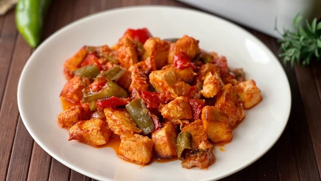 Bol Proteinli: Fırında Tavuk Sote