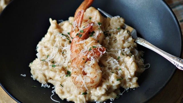 Sofralara İtalyan Rüzgarı Essin: Karidesli Klasik Risotto