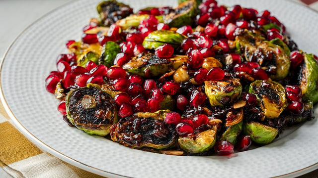 Farklı ve Besleyici: Narlı Brüksel Lahanası