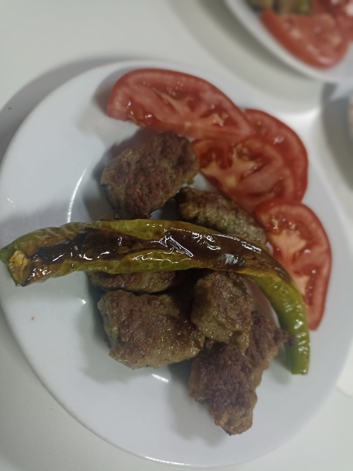 İstanbul Köfte Yolculuğu: Lezzetli Anılar ve Hayal Kırıklıkları
