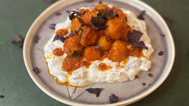 İkisi Bir Arada: Fellah Köfteli Alinazik