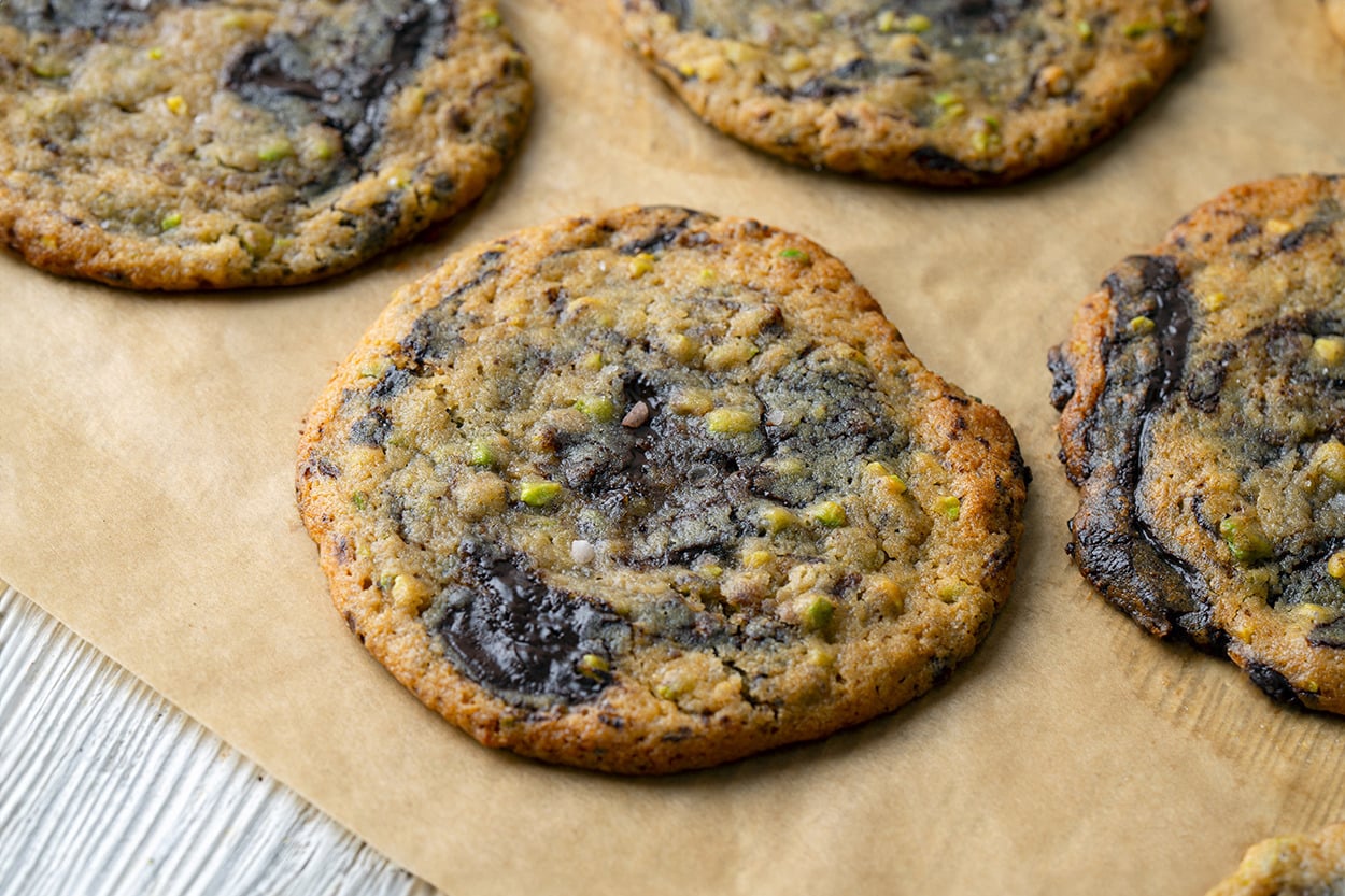 İçi Yumuşak Dışı Çıtır: Çikolata ve Fıstıklı Cookie