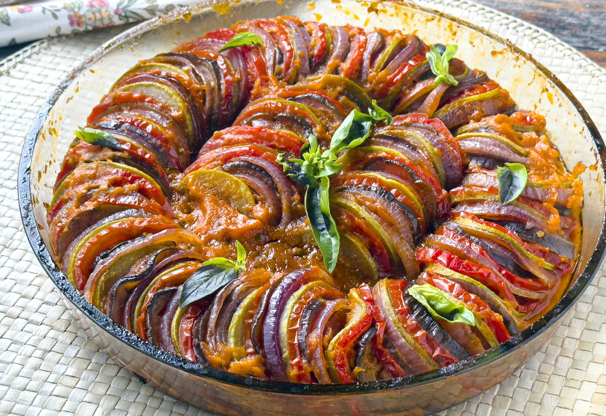 Fransız Mutfağının Rengi: Orijinal Ratatuy (Ratatouille) Tarifi