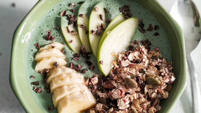 Tok Tutar: Muzlu Spirulina Bowl