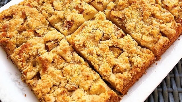 Tarçın Kokar: Elmalı Crumble Kek