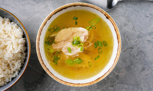 Çok Besleyici: Kore Usulü Tavuk Çorbası (Dak Gom Tang)