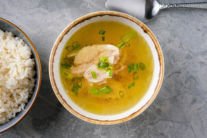 Kore Usulü Tavuk Çorbası (Dak Gom Tang) Tarifi