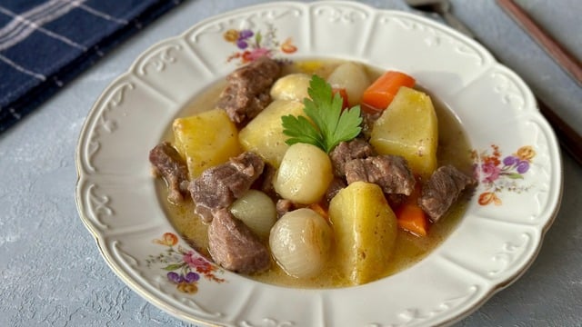 Çok Besleyici: Sebzeli Et Haşlama