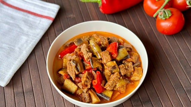 Patlıcanlı Yemeklerin En Lezzetlisi: Etli Patlıcan Yemeği