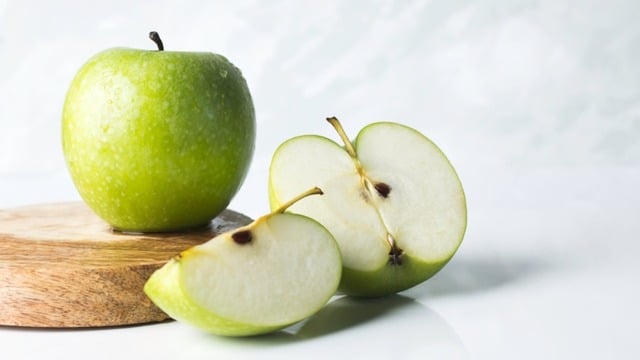 Yeşil Elmanın Faydaları Nelerdir? Kalori ve Besin Değerleri